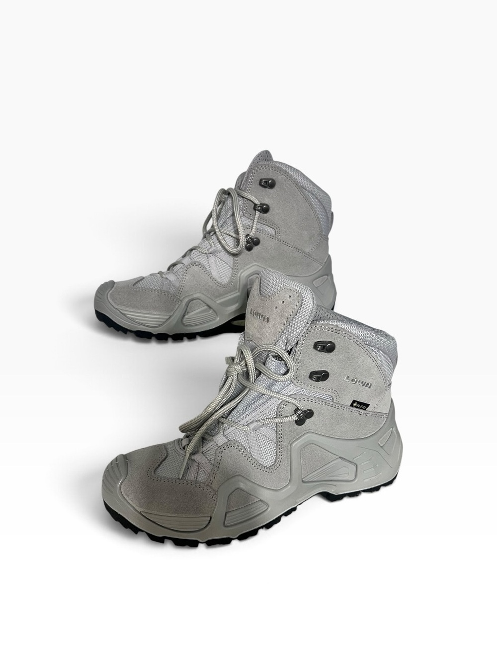 The Lowa Zephyr GTX Mid TF  hiking 🥾 men